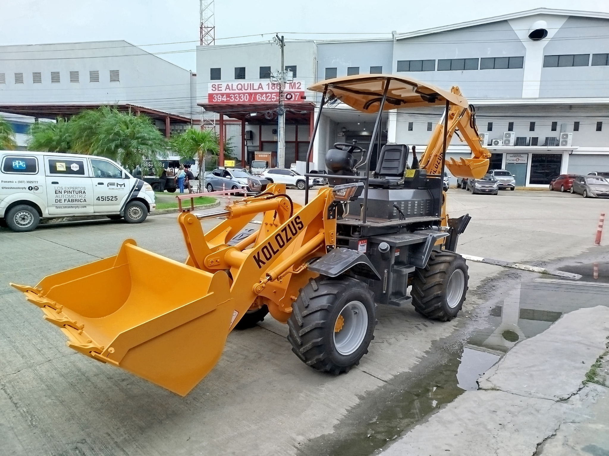 Retroexcavadora Kolozus 3t - Image 2